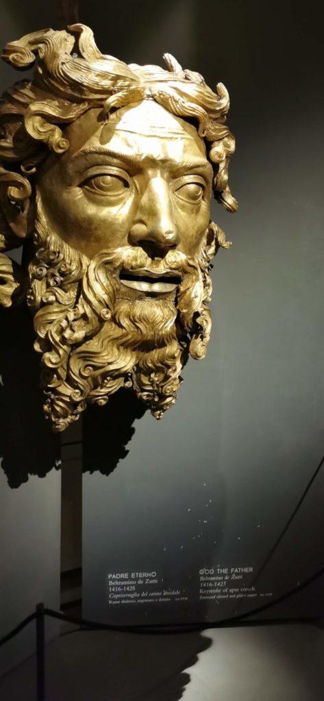 El Museo del Duomo de Milán tiene a resguardo los tesoros de la catedral. Entre ellos, El rostro del padre eterno.