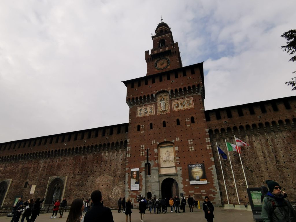 Castillo Sforzesco y Leonardo Da Vinci en Milán