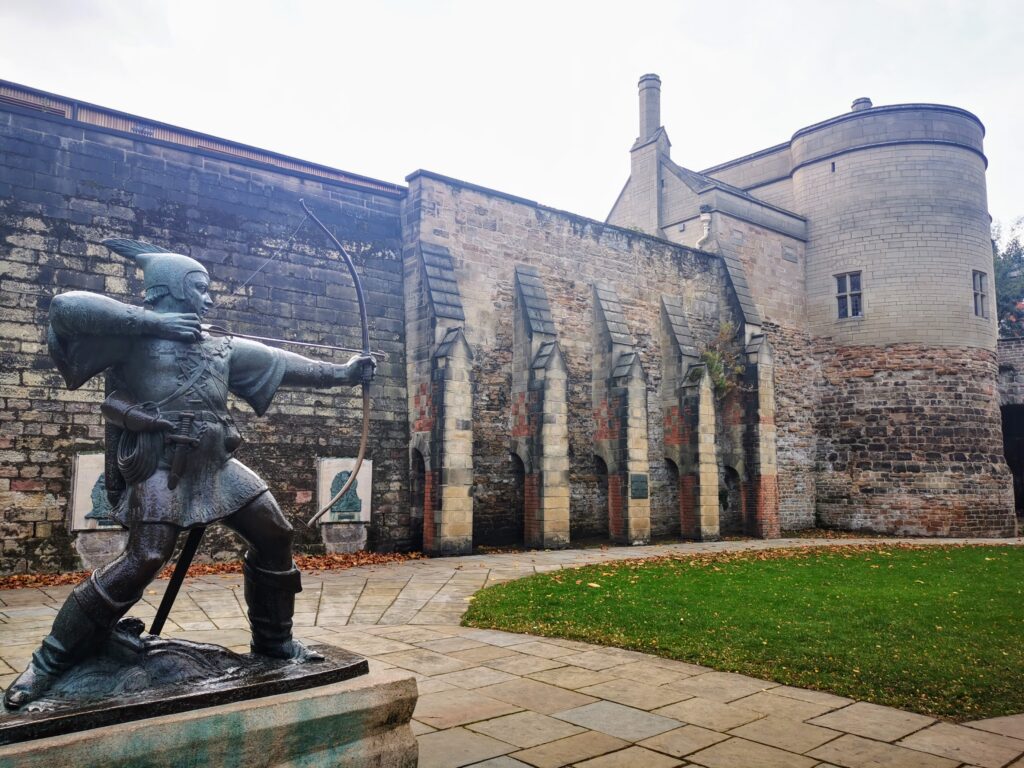 La estatua de Robin Hood es una las primeras cosas qué hacer y qué ver en Nottingham.